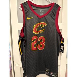 Men's 2XL Cleveland Cavaliers LeBron James Nike Black Swingman Player Jersey